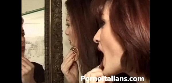  lesbiche italiane fanno sesso - Italian lesbian sex fighe bagnate